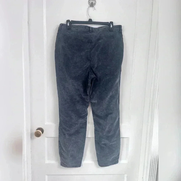 Free People Women's Fine Line Straight Leg Crop Jeans Black Corduroy - Picture 5 of 5